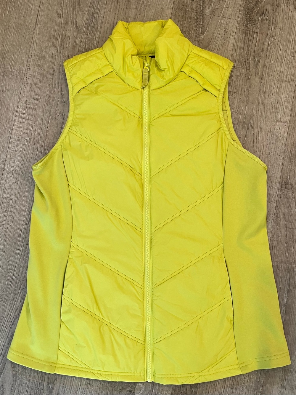 NWOT Avia Women’s Lightweight Quilted Vest - Yellow XL